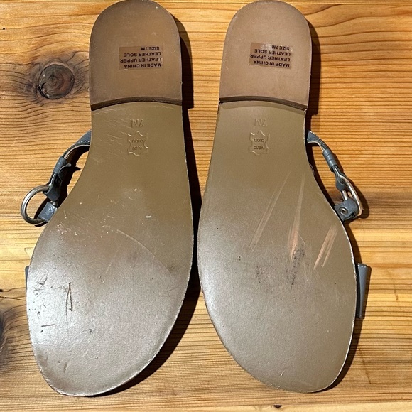 Michael Kors leather sandals Retail $88 SALE. 503 - Picture 5 of 12